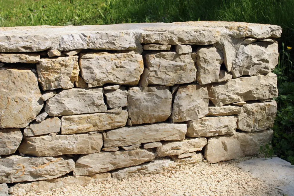 Réparation mur en pierre près de Beaucaire